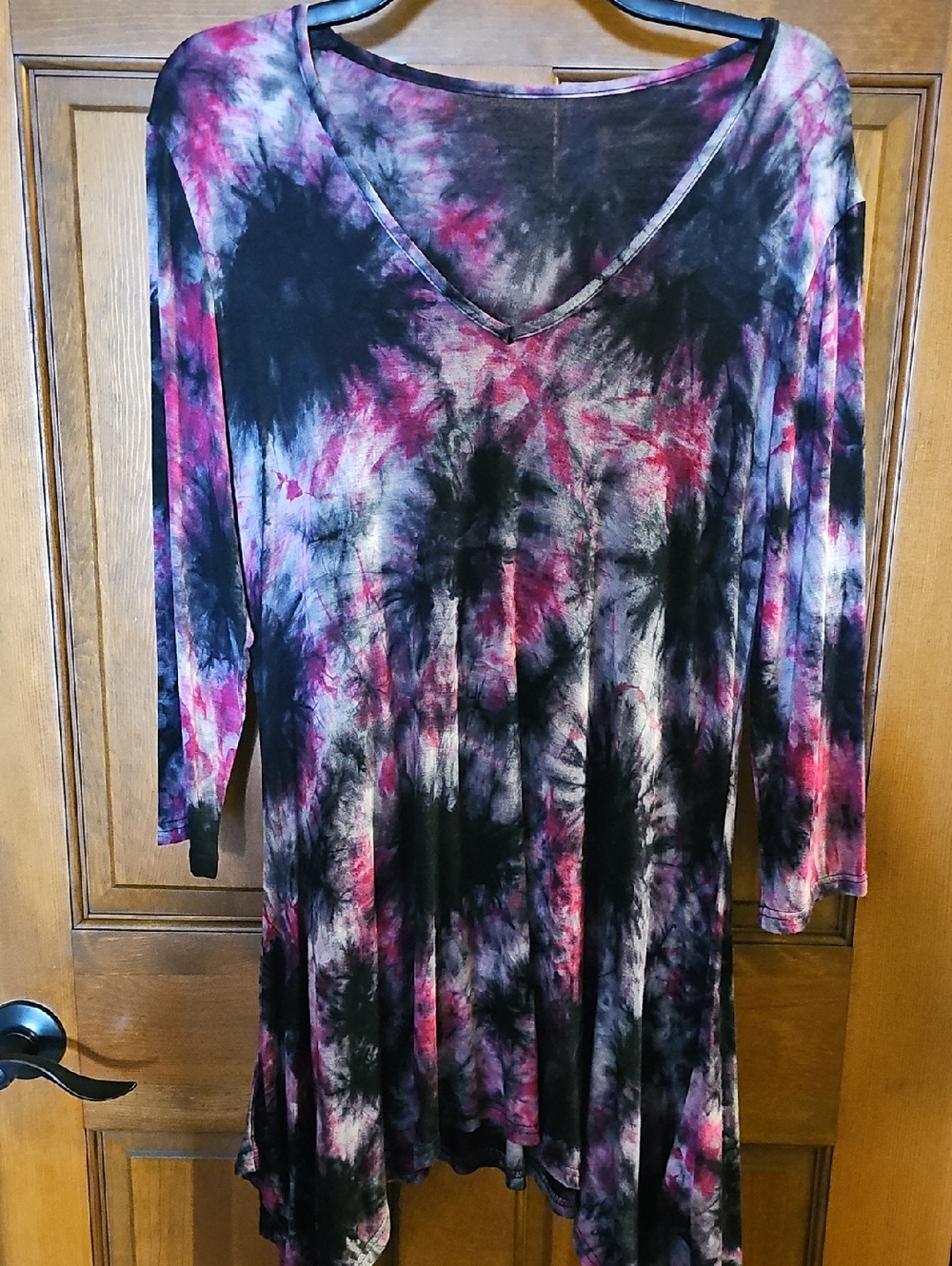 Tie-Dye V-Neck Long Sleeve Women’s Dress in Black and Pink